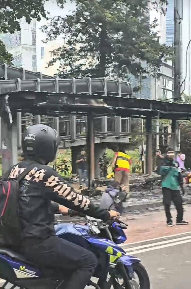 模抗议 当地华人：多位政要住宅被洗劫AG真人百家家乐app印尼爆发大规
